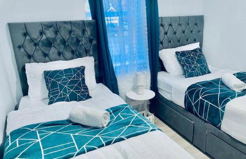 Coastal Flats with Garden & Parking near Castle - Foto 10