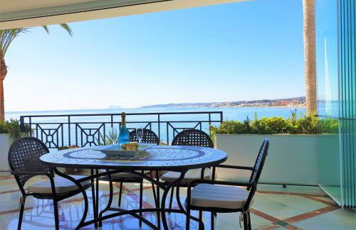 LUXURY APARTMENT FRONTAL TO THE SEA IN ESTEPONA DONCELLA BEACH - Photo 8