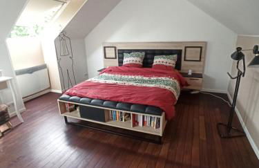 Charmante maison avec piscine chauffée, salle de cinéma et bar - Foto 25