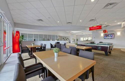 Stay Close to Disney in Your 3-Bedroom Haven - Foto 37