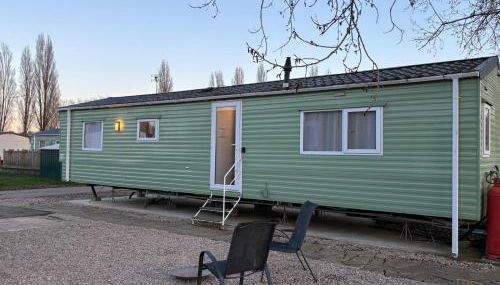 The Getaway Billing Aquadrome - Photo 4