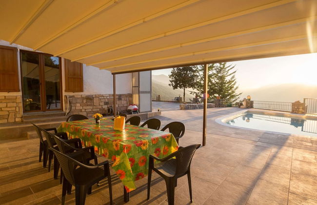 Lakeside Mansion With Pool - Foto 21