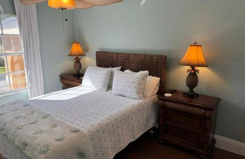 Spacious Naples Lakefront Pool Home Minutes from Downtown! - Foto 9