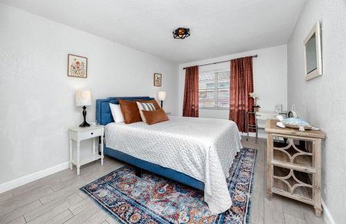 NEW Steps to Downtown - 7 Mins to Beach & Free Parking - Foto 23