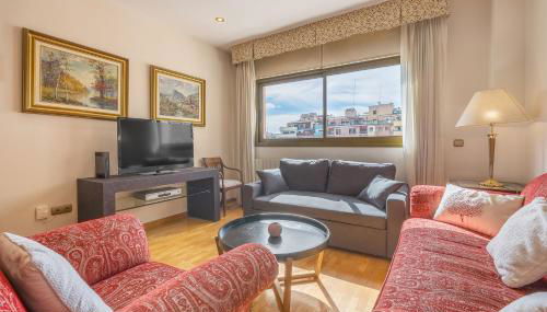 Central, Spacious Parking - Foto 2