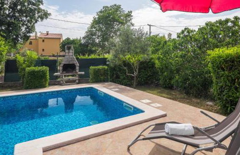 Amazing Home In Erzisce With Jacuzzi - Foto 10