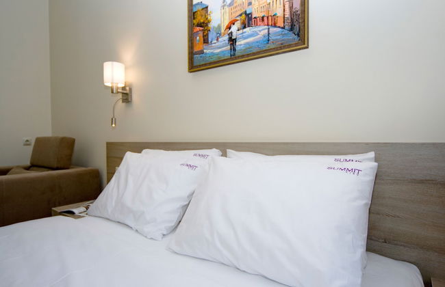 Summit Apart Hotel - Photo 10