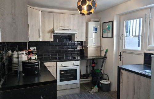 Dare Valley Cottage Ex miners cottage Near Zip World Pen y fan Waterfalls - Photo 8