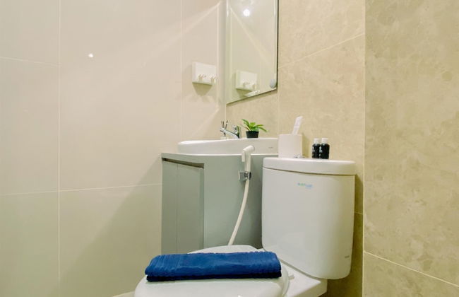 Cozy Studio Apartment At Transpark Cibubur - Foto 10