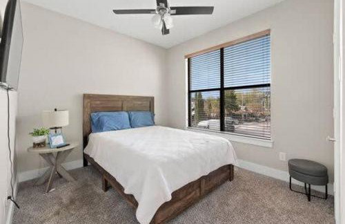 Trinity Groves Retreat - Large Modern 5 BR Home - Foto 13