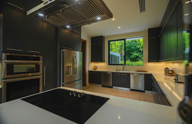 New Lake Front Villa in Golf and Beach Resort - Photo 8