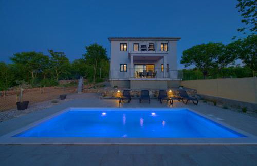 Holiday home Elena with pool - Photo 9