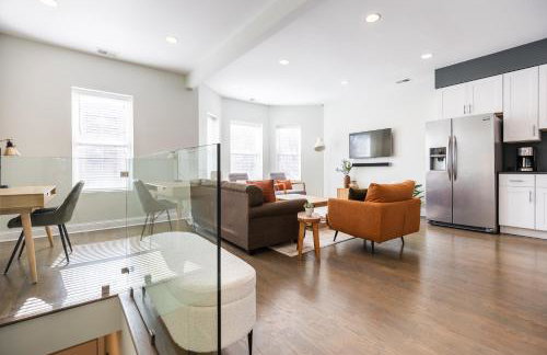 Uptown Bright & Modern Apt - Steps to Lake, Train, Amazing Food & Free Parking - Photo 4