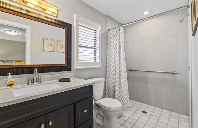 Avanti Vacation Rental, Relaxing 3-BR Retreat with Private Pool Minutes from Vanderbilt Beach and Delnor-Wiggins State Park. Enjoy Southern Exposure, BBQ Area, and Pet-Friendly Comfort - Foto 19