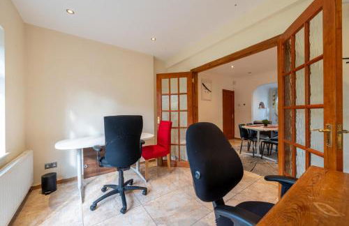 Lovely 5 Bed House in Barnet , home away from home - Foto 30