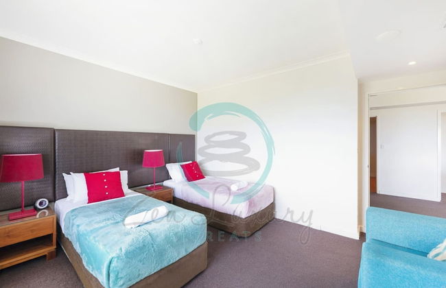 Coastal Elegance Sunset Pool Balcony Dining - Foto 13