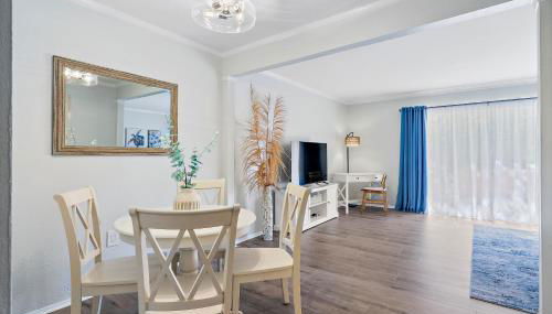 Travelers Paradise - Photo 2