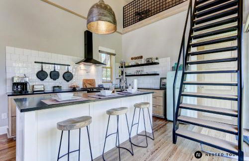 The Shotgun House from Fixer Upper - 800 5-Stars - Steps to Silos, BU, & Downtown - Foto 10