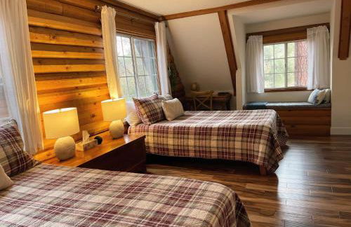 Log Cabin w/ pool, spa, game room, sleeps 20 - Foto 52