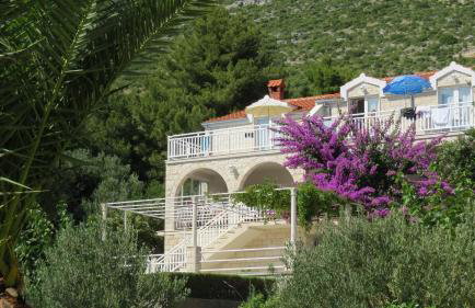 Beachfront Apartments Vala with a swimming pool - Photo 11