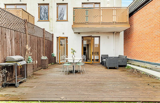 Newly Furnished and Bright Home - Foto 20