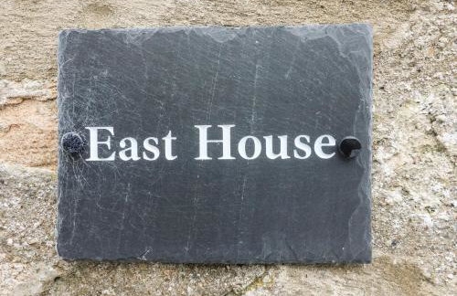East House - Photo 6