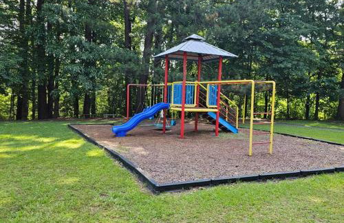 Alabama University Events, 5 bdrm Home with Lake Access, Community Pool, Tennis, Pavilion, sleeps 14, 5 mil to Bryant-Denny Stadium - Foto 45