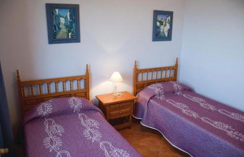 3 Bedroom Beautiful Home In Oliva - Photo 19