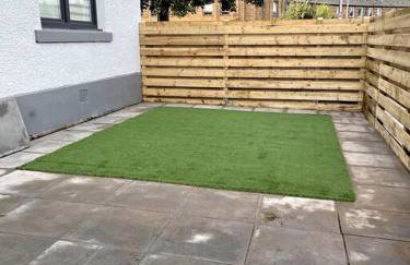 Lovely 3 bed with jacuzzi, close to airport, driveway, wifi - Foto 43