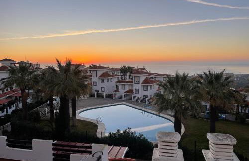 This spectacular 3-bedroom apart - Photo 39