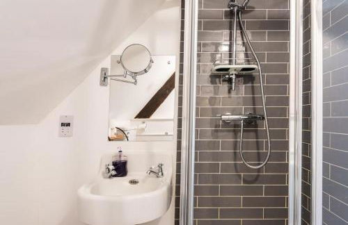 Cotswold Cheltenham, whole house with hot tub - Photo 74