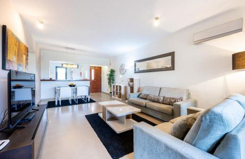 CoolHouses Algarve, Luz 2 bed elegant flat, private pool & garden, SPA facilities, Mar da Luz 19 - Foto 3