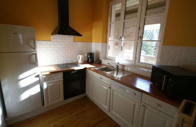 Charming Castle in Serrieres-en-chautagn With Pool - Photo 34