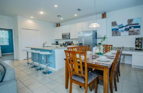 Fantastic 4br 3ba with Pvt Pool near to Disney - Foto 10