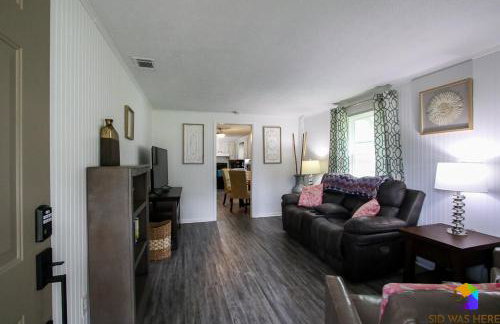 Cake By The Ocean Electric Recliners-Minutes From I-95 And Pembroke - Photo 5