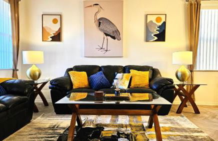 Bluelakeview Luxury Villa with Private Pool & Spa plus Lake Views, BBQ, Games Room - Photo 9