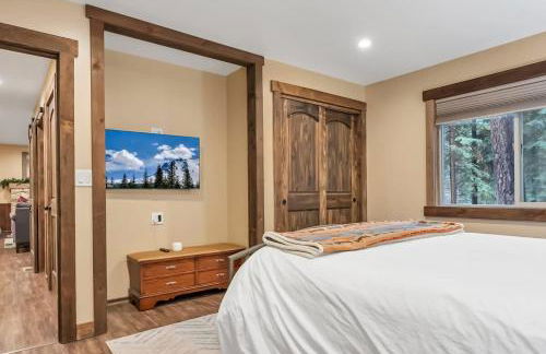 3BD with Hot Tub Two Minutes from King Beach - Foto 23