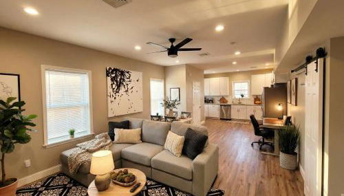 The Loft at Park Place - 3rd Floor Walk up King and Queen Beds Fast Wifi and Free Coffee - Foto 4