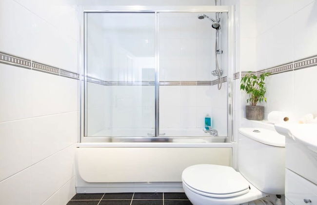 Superior House for 6 Near Beach w Parking Garden - Foto 57