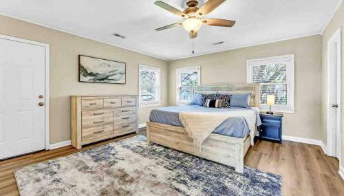 Greensboro Get-together, K Bed, Secret Playroom, central location - Foto 3