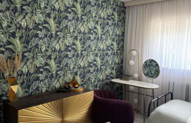 Modern Luxury Home with Spacious Garden close to Warner Bros Studio - Foto 27