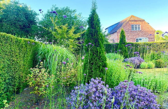 Idyllic Country Retreat With Wow Views & Lush Pool - Foto 65