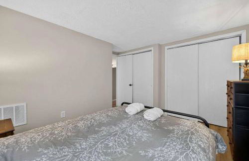 Wooded Chalet w Hot Tub & Indoor Pool, Gym Access - Foto 27