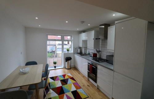 London Mitcham Stunning Two Bedroom Apartment - Foto 1