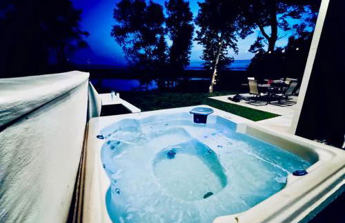 Designer Lake Cabin- HotTub, Sauna & Massage Chair - Foto 4