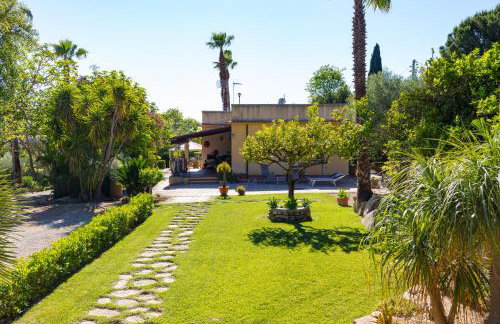 Sicily Authentic Cottage, Outdoor Hot Tub & Century-Old Olive Park, Donna Caterina House - Foto 32