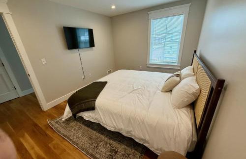 Luxury 3BR with King Beds in Montgomery Village - Photo 27