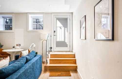 Sleeps 12 Downtown Entire home with rooftop - Foto 51