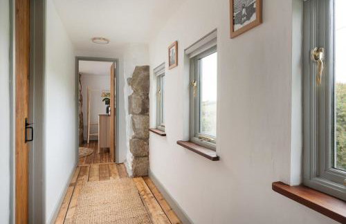 Naut Retreat - Idyllic hideaway with hot tub, gym & gamesroom ideally located in Zennor near St Ives - Photo 42