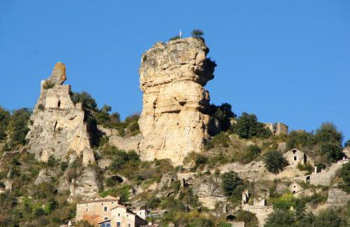 Maison pittoresque à Mostuéjouls avec vue sur la montagne - Photo 14